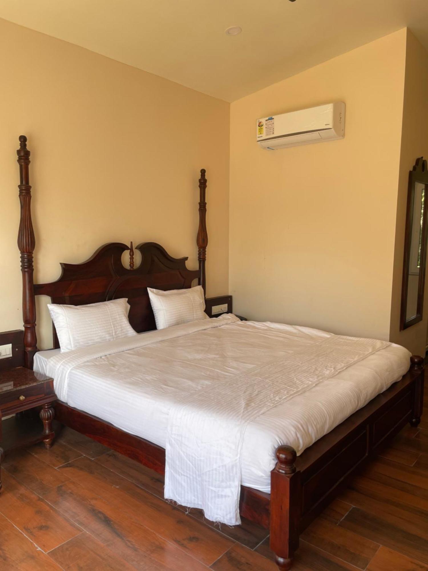 Vrindavan Greens Resort Udaipur Extérieur photo
