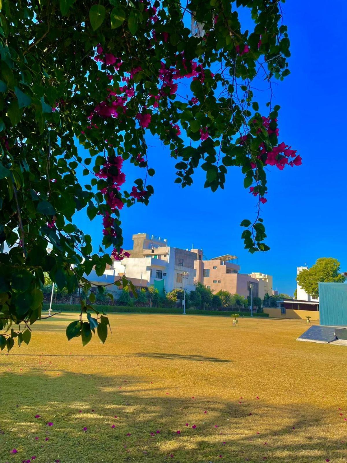 Vrindavan Greens Resort Udaipur Extérieur photo