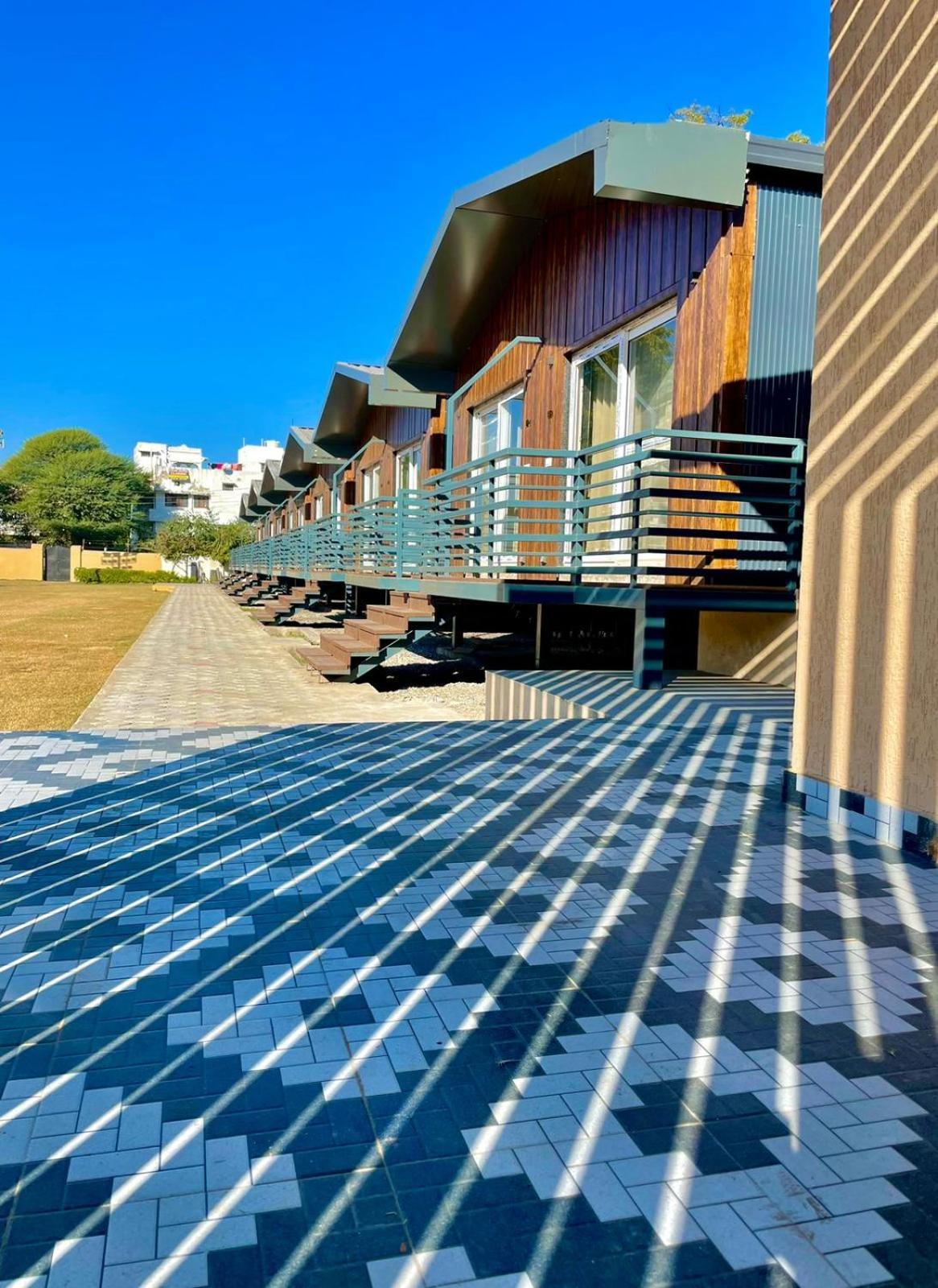 Vrindavan Greens Resort Udaipur Extérieur photo